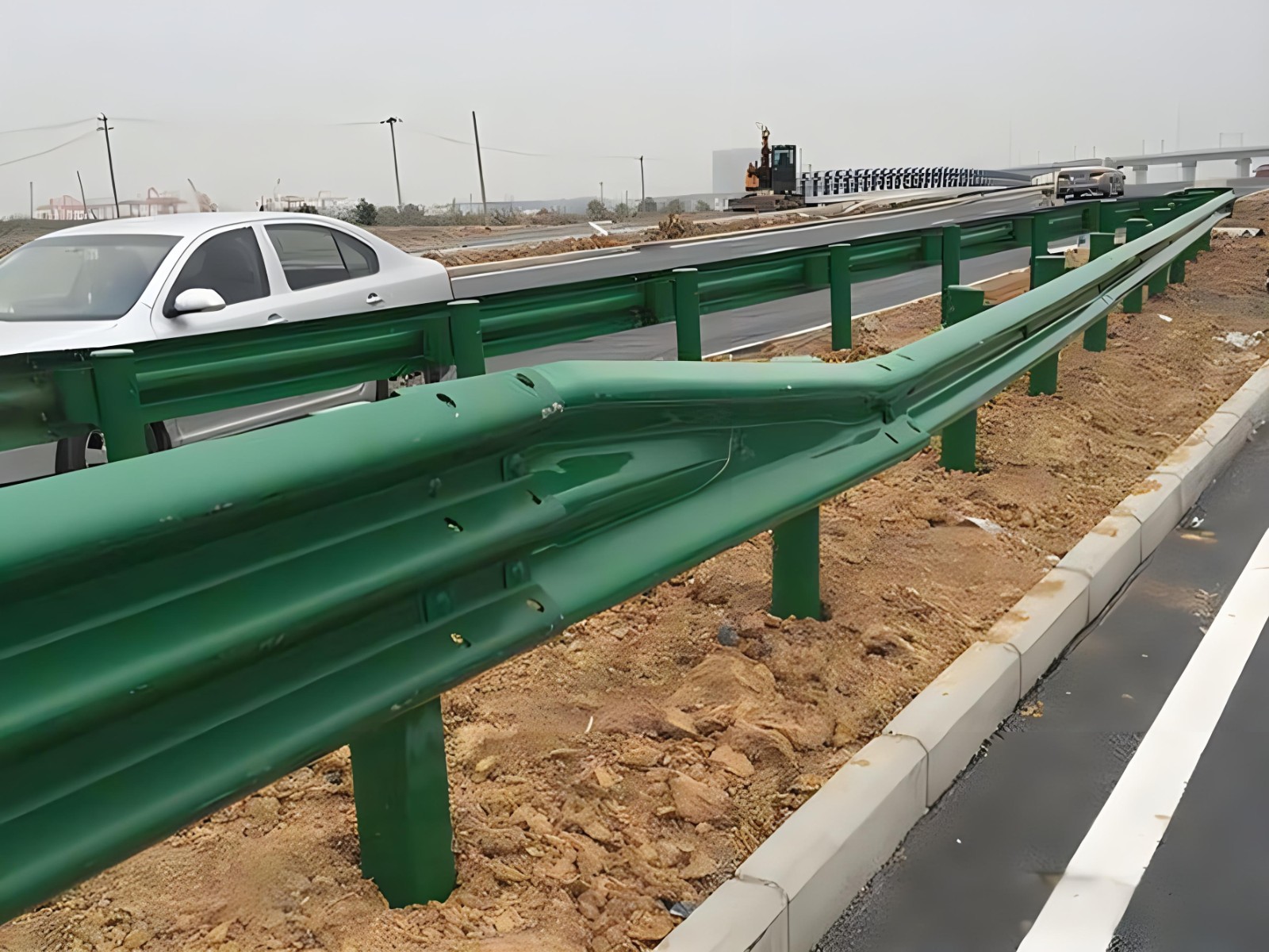 烟台高速波形护栏板日常维护方案确保道路安全新举措